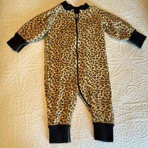 Hanna Anderson baby animal print long sleeve onesie size 60 or 3-6 months